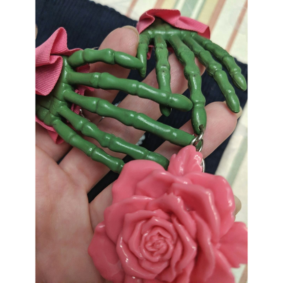 Zombie Skeleton hand Necklace Emo Mallcore Goth handmade - Picture 15 of 17